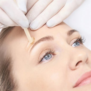 Eyebrows waxing
